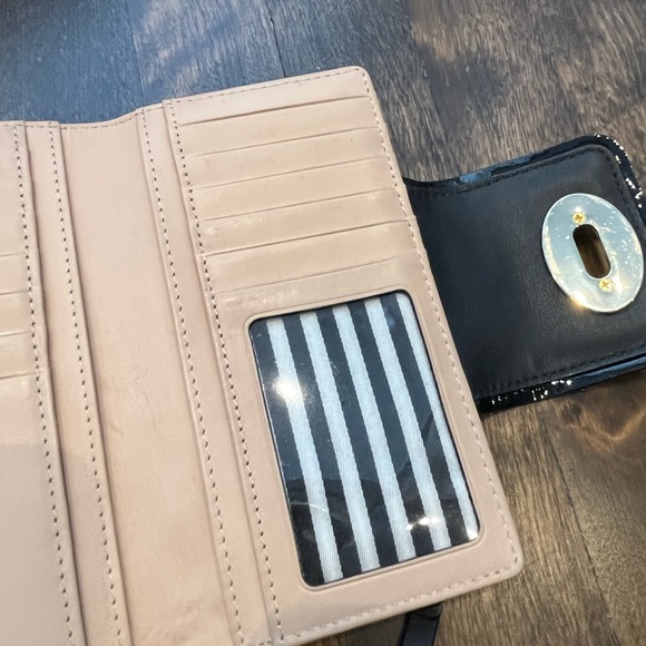 Kate Spade ♠️ wallet - Picture 3 of 9